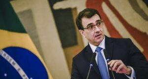 Itamaraty precisará explicar acusações de embaixador na França